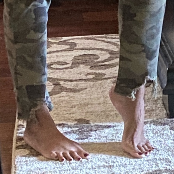 Green Camo Distressed Relaxed-fit Jeans, Size 2 (Zara Denim Collection) - Picture 5 of 10